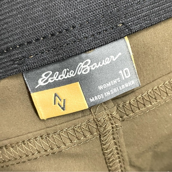 Eddie Bauer Khaki Straight Leg Activewear Pants Hiking Gorpcore 10 - Picture 3 of 15